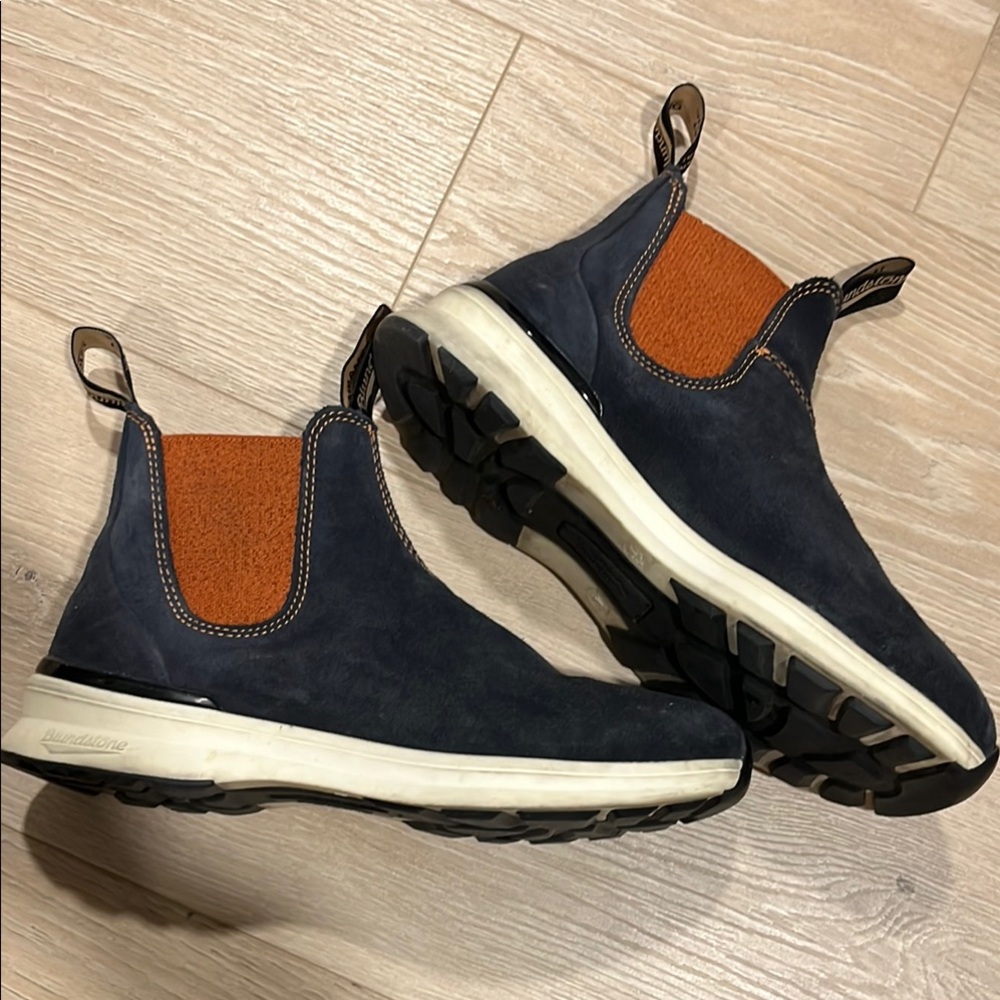 Blundstone active navy and burnt orange Sneaker Chelsea Boots